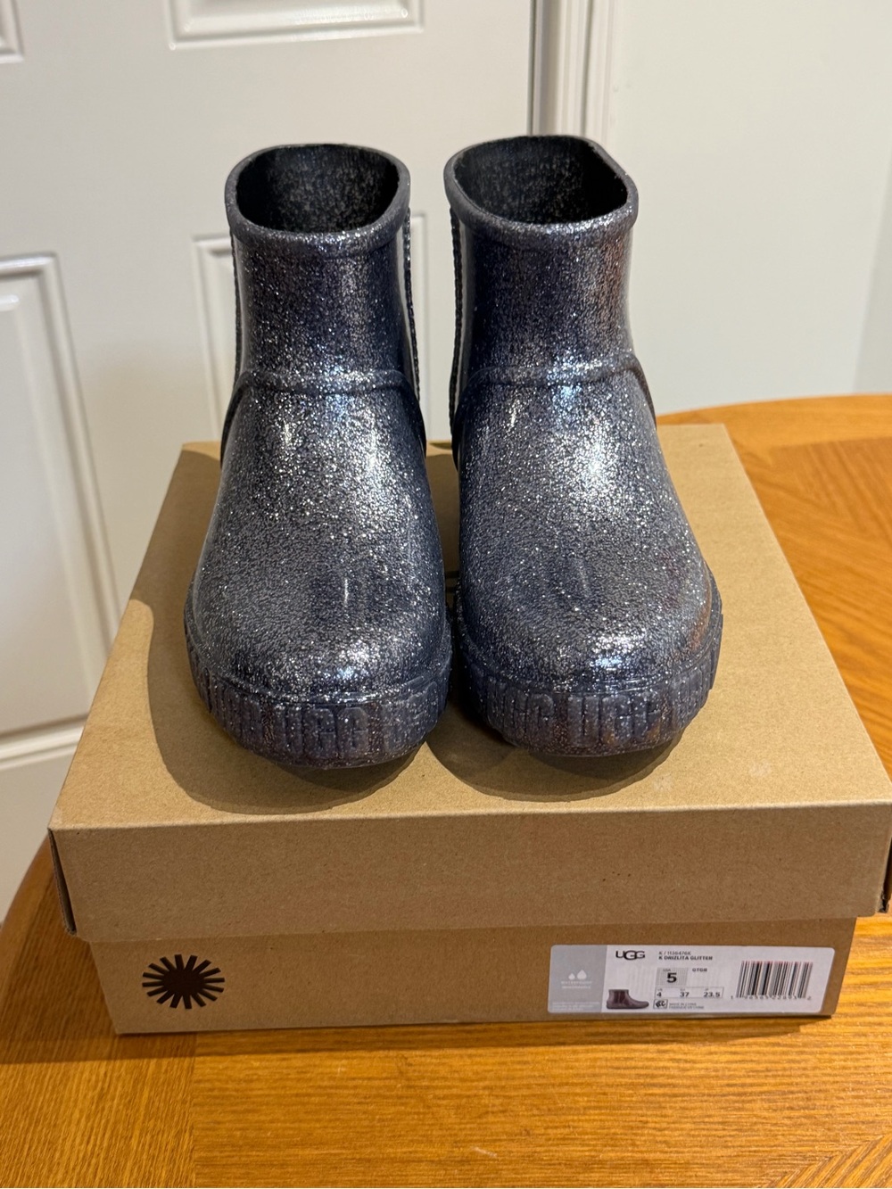 UGG Drizlita Glitter Rain Boots Kids Size 5 EU 37 Waterproof Ankle Boots w/ Box